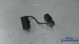 Gebruikte Microfoon Volkswagen T-Roc Prijs € 20,00 Margeregeling aangeboden door Klein Gunnewiek Autodemontage & Motorentechniek