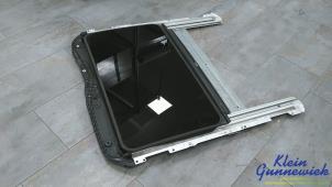 Gebruikte Schuifdak Mechaniek Mercedes E-Klasse Prijs € 245,00 Margeregeling aangeboden door Klein Gunnewiek Autodemontage & Motorentechniek