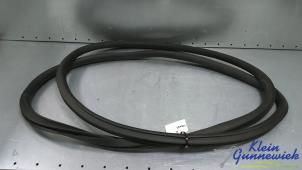 Gebruikte Deurrubber 4Deurs rechts-voor Mercedes GLE Prijs € 25,00 Margeregeling aangeboden door Klein Gunnewiek Autodemontage & Motorentechniek