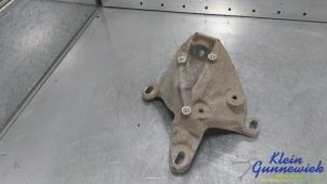 Gebruikte Versnellingsbak Steun Audi SQ7 Prijs € 25,00 Margeregeling aangeboden door Klein Gunnewiek Autodemontage & Motorentechniek