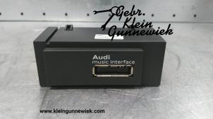 Gebruikte AUX/USB aansluiting Audi A3 Prijs € 20,00 Margeregeling aangeboden door Gebr.Klein Gunnewiek Ho.BV