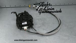Gebruikte Sluithulpmotor achterklep BMW 4-Serie Prijs € 125,00 Margeregeling aangeboden door Gebr.Klein Gunnewiek Ho.BV