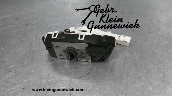 Achterklep Slotmechaniek van een Volkswagen Crafter 2012