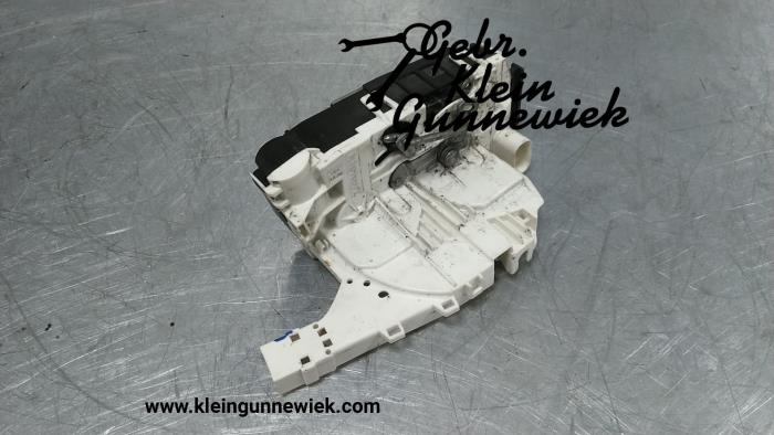 Achterklep Slotmechaniek van een Volkswagen Crafter 2012