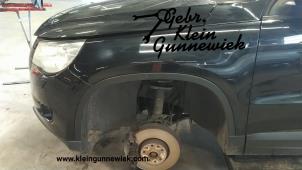 Gebruikte Spatbord links-voor Volkswagen Tiguan Prijs € 195,00 Margeregeling aangeboden door Gebr.Klein Gunnewiek Ho.BV