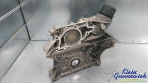 Gebruikte Distributiedeksel Mercedes Sprinter Prijs € 60,00 Margeregeling aangeboden door Klein Gunnewiek Autodemontage & Motorentechniek