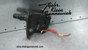 Gebruikte Knipperlicht Schakelaar Renault Modus Prijs € 30,00 Margeregeling aangeboden door Gebr.Klein Gunnewiek Ho.BV