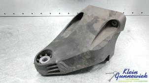 Gebruikte Motorrubber Mercedes E-Klasse Prijs € 50,00 Margeregeling aangeboden door Klein Gunnewiek Autodemontage & Motorentechniek