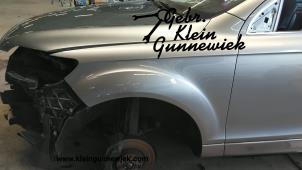 Gebruikte Scherm links-voor Audi Q7 Prijs € 350,00 Margeregeling aangeboden door Gebr.Klein Gunnewiek Ho.BV
