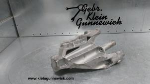 Gebruikte Versnellingsbak Steun Volkswagen Crafter Prijs € 25,00 Margeregeling aangeboden door Gebr.Klein Gunnewiek Ho.BV