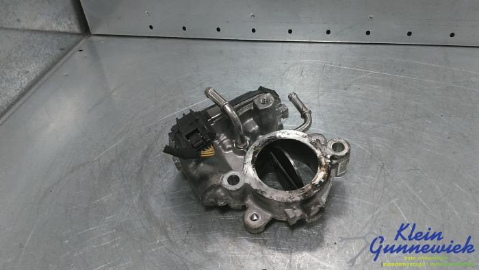 Gebruikte Gasklephuis Mercedes Vito Prijs € 57,00 Margeregeling aangeboden door Klein Gunnewiek Autodemontage & Motorentechniek