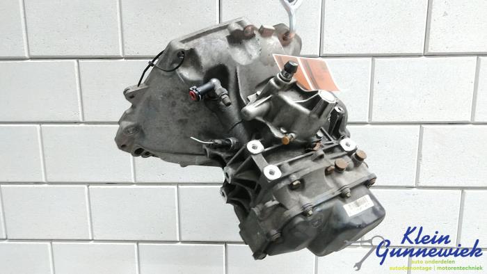 Versnellingsbak van een Opel Corsa 2016