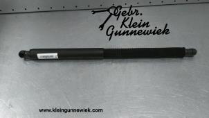 Gebruikte Gasveer links-achter BMW X3 Prijs € 45,00 Margeregeling aangeboden door Gebr.Klein Gunnewiek Ho.BV