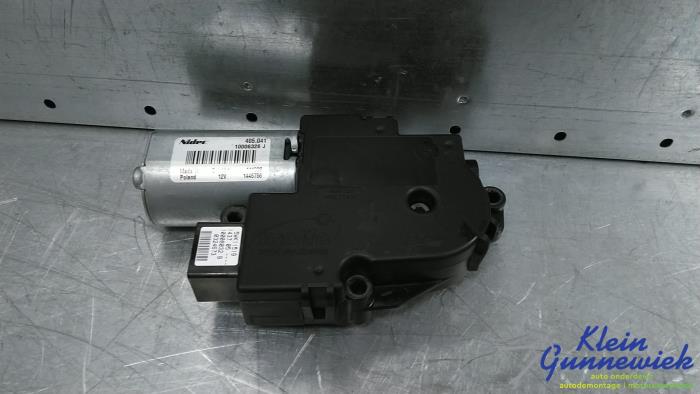 Gebruikte Schuifdak Motor Mercedes GLK-Klasse Prijs € 63,00 Margeregeling aangeboden door Klein Gunnewiek Autodemontage & Motorentechniek