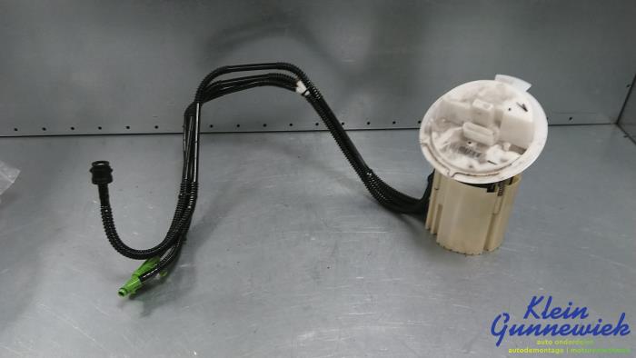 Gebruikte Brandstofpomp Elektrisch Mercedes GLK-Klasse Prijs € 55,00 Margeregeling aangeboden door Klein Gunnewiek Autodemontage & Motorentechniek
