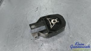 Gebruikte Versnellingsbak Steun Ford Transit Connect Prijs € 25,00 Margeregeling aangeboden door Klein Gunnewiek Autodemontage & Motorentechniek