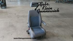 Gebruikte Voorstoel links Volkswagen Transporter Prijs € 125,00 Margeregeling aangeboden door Gebr.Klein Gunnewiek Ho.BV