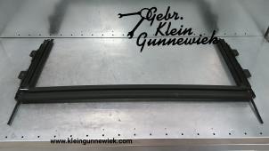 Gebruikte Schuifhemel mechaniek Mercedes E-Klasse Prijs € 135,00 Margeregeling aangeboden door Gebr.Klein Gunnewiek Ho.BV