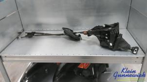 Gebruikte Versnellingspook Peugeot Partner Prijs € 95,00 Margeregeling aangeboden door Klein Gunnewiek Autodemontage & Motorentechniek