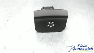 Gebruikte Schakelaar Renault Grand Scenic Prijs € 25,00 Margeregeling aangeboden door Klein Gunnewiek Autodemontage & Motorentechniek