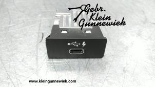 Gebruikte AUX/USB aansluiting BMW X5 Prijs € 30,00 Margeregeling aangeboden door Gebr.Klein Gunnewiek Ho.BV