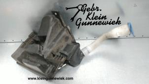 Gebruikte Ruitensproeiertank voor Volkswagen Polo Prijs € 25,00 Margeregeling aangeboden door Gebr.Klein Gunnewiek Ho.BV