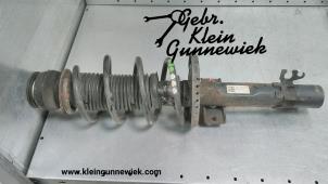 Gebruikte Schokdemperpoot rechts-voor Volkswagen Polo Prijs € 35,00 Margeregeling aangeboden door Gebr.Klein Gunnewiek Ho.BV