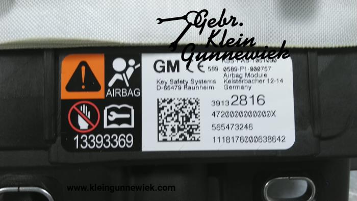 Airbag rechts (Dashboard) van een Opel Astra 2018