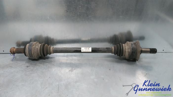 Gebruikte Aandrijfas links-achter BMW 5-Serie Prijs € 195,00 Margeregeling aangeboden door Klein Gunnewiek Autodemontage & Motorentechniek