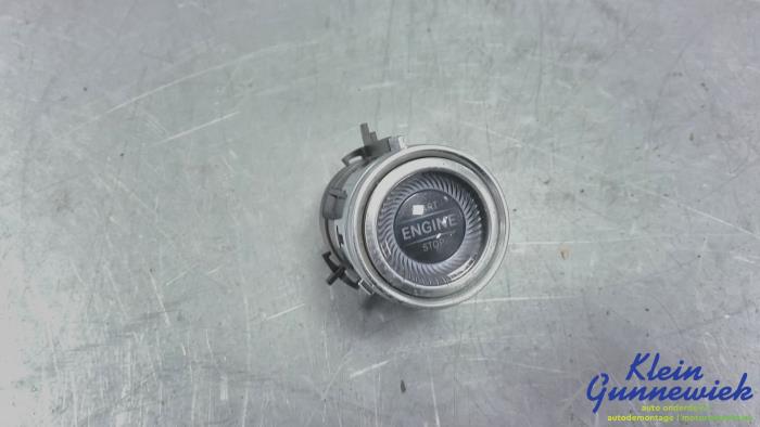 Gebruikte Start/Stop schakelaar Mercedes E-Klasse Prijs € 22,00 Margeregeling aangeboden door Klein Gunnewiek Autodemontage & Motorentechniek