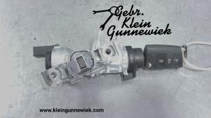 Gebruikte Kontaktslot + Sleutel Volkswagen T-Roc Prijs € 50,00 Margeregeling aangeboden door Gebr.Klein Gunnewiek Ho.BV