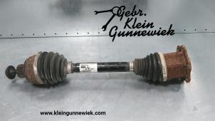 Gebruikte Aandrijfas links-voor Audi A8 Prijs € 100,00 Margeregeling aangeboden door Gebr.Klein Gunnewiek Ho.BV