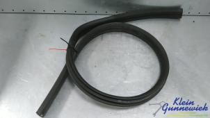 Gebruikte Deurrubber 2Deurs rechts Mercedes E-Klasse Prijs € 25,00 Margeregeling aangeboden door Klein Gunnewiek Autodemontage & Motorentechniek