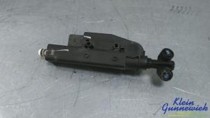 Gebruikte Koplamp Sproeier Audi A8 Prijs € 31,00 Margeregeling aangeboden door Klein Gunnewiek Autodemontage & Motorentechniek