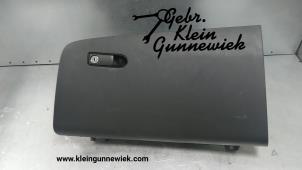 Gebruikte Dashboardkastje Mercedes Vito Prijs € 50,00 Margeregeling aangeboden door Gebr.Klein Gunnewiek Ho.BV
