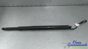 Gebruikte Gasdemper rechts-achter BMW 5-Serie Prijs € 95,00 Margeregeling aangeboden door Klein Gunnewiek Autodemontage & Motorentechniek