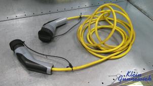 Gebruikte Oplaadkabel elektrische auto Volkswagen E-Golf Prijs € 150,00 Margeregeling aangeboden door Klein Gunnewiek Autodemontage & Motorentechniek