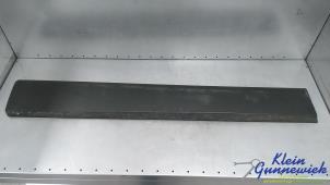 Gebruikte Sierlijst Renault Trafic Prijs € 50,00 Margeregeling aangeboden door Klein Gunnewiek Autodemontage & Motorentechniek