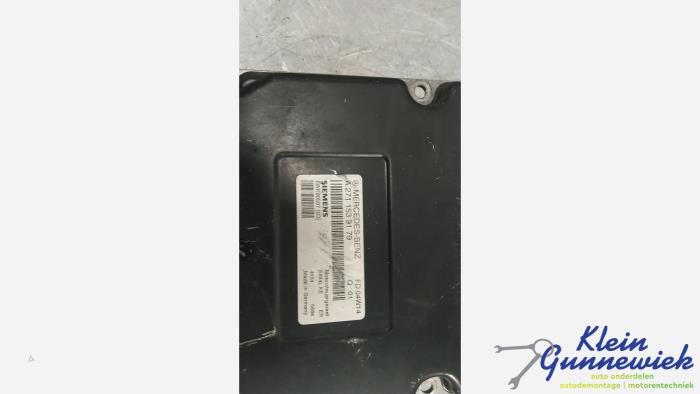 Inspuitcomputer van een Mercedes C-Klasse 2004