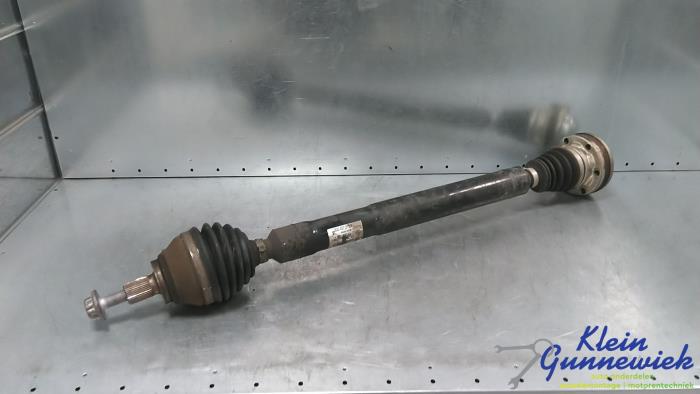Gebruikte Aandrijfas rechts-voor Volkswagen Touran Prijs € 85,00 Margeregeling aangeboden door Klein Gunnewiek Autodemontage & Motorentechniek