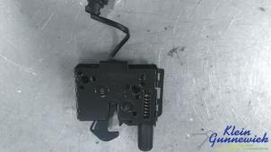 Gebruikte Motorkap Scharnier Audi Q2 Prijs € 25,00 Margeregeling aangeboden door Klein Gunnewiek Autodemontage & Motorentechniek