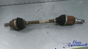 Gebruikte Aandrijfas links-achter Renault Twingo Prijs € 26,00 Margeregeling aangeboden door Klein Gunnewiek Autodemontage & Motorentechniek