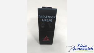 Gebruikte Alarmlicht Schakelaar Skoda Octavia Prijs € 20,00 Margeregeling aangeboden door Klein Gunnewiek Autodemontage & Motorentechniek