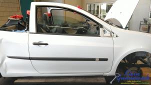 Gebruikte Portier 2Deurs rechts Renault Clio Prijs € 85,00 Margeregeling aangeboden door Klein Gunnewiek Autodemontage & Motorentechniek