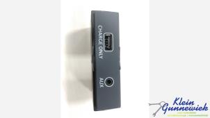 Gebruikte AUX/USB aansluiting Audi A5 Prijs € 20,00 Margeregeling aangeboden door Klein Gunnewiek Autodemontage & Motorentechniek