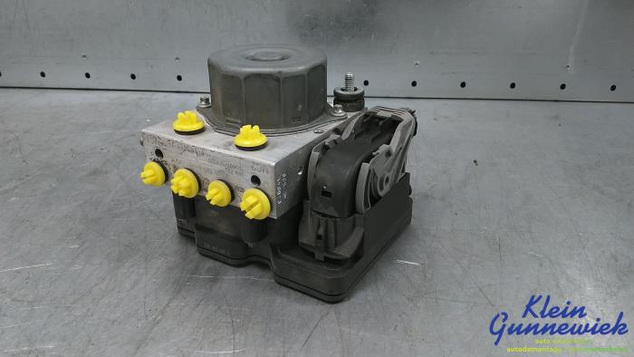 Gebruikte ABS Pomp Renault Clio Prijs € 51,00 Margeregeling aangeboden door Klein Gunnewiek Autodemontage & Motorentechniek