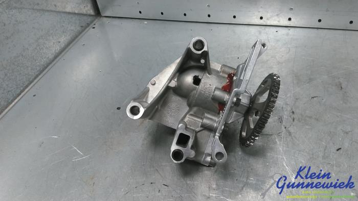 Gebruikte Oliepomp Volkswagen Fox Prijs € 75,00 Margeregeling aangeboden door Klein Gunnewiek Autodemontage & Motorentechniek