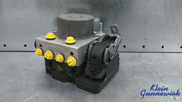 ABS Pomp van een Renault Clio 2018