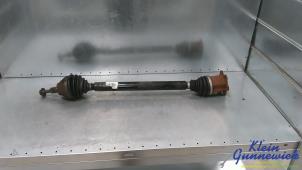 Gebruikte Steekas rechts-voor Volkswagen Passat Prijs € 75,00 Margeregeling aangeboden door Klein Gunnewiek Autodemontage & Motorentechniek