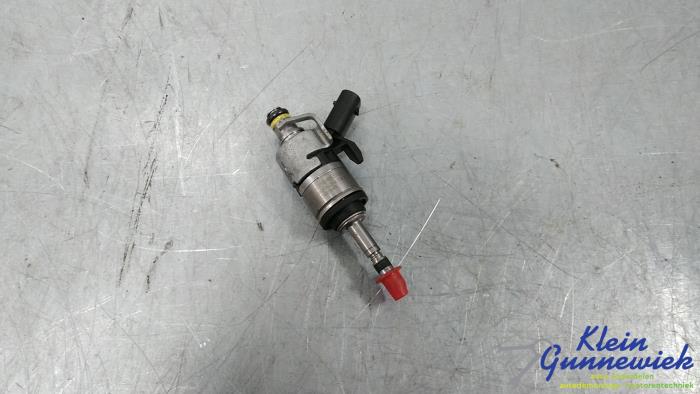 Gebruikte Injector (benzine injectie) Volkswagen Golf Prijs € 44,00 Margeregeling aangeboden door Klein Gunnewiek Autodemontage & Motorentechniek